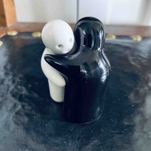 Salt- eller sockerströare Keramik