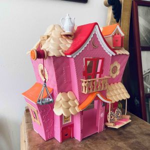 Hus för Lalaloopsy dockor