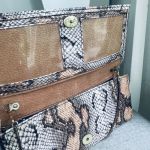 Kuvertväska ormskinnsimitation