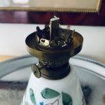 Handmålad porslinslampa för lampolja