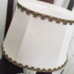 Lampskärm Engelsk - Oval - Slät Satin - 8 storlekar - 6 färger - flera kantband