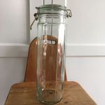 Hög glasburk m lock