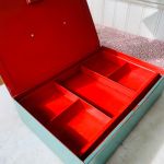 Grön plåtlåda med kassalåda