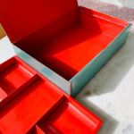 Grön plåtlåda med kassalåda