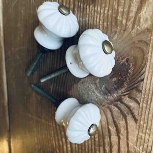 Set med 3 knoppar keramik blommor