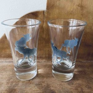 Paret snapsglas älgar