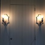 Paret lampetter gråmålade