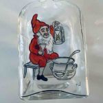 Snapsflaska handmålad tomte