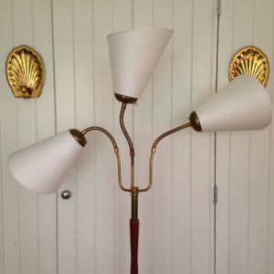 Ett exemplar kvar: Lampskärm Thaisiden - för "ormlampa" el likn.