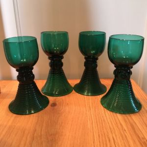 Set med 4 små Remmareglas gröna