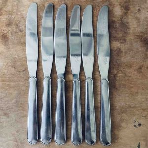 Set med 6 rostfria knivar Ellbo