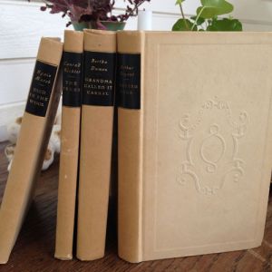 Set med 4 böcker fr The Albatross Modern Continental Library