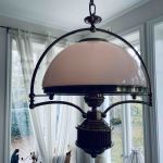 Taklampa dimbar metall och trä med glaskupa