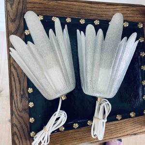 Paret vägglampor glas