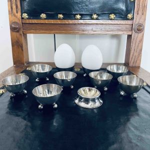 Set med 10 äggkoppar nysilver