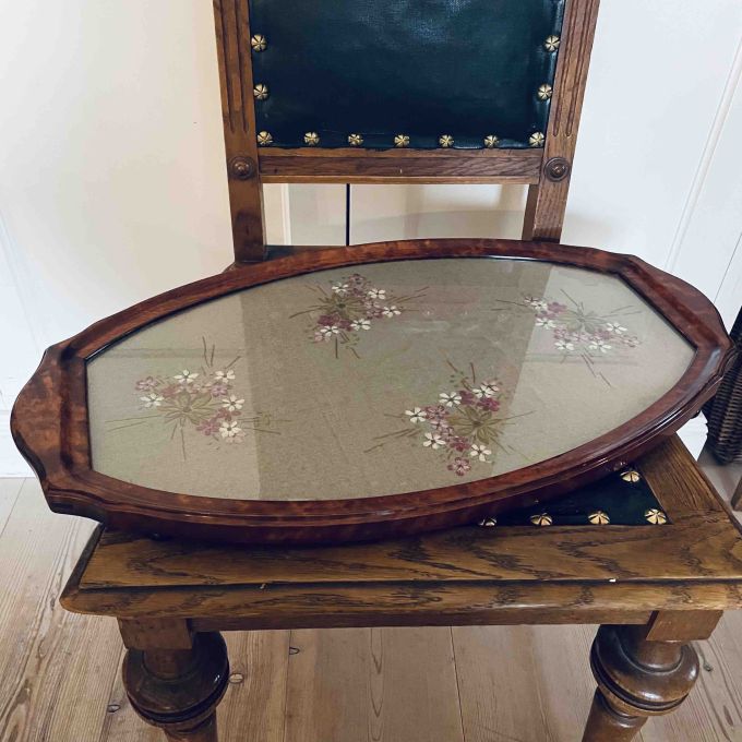 Bricka med utbytbar dekor