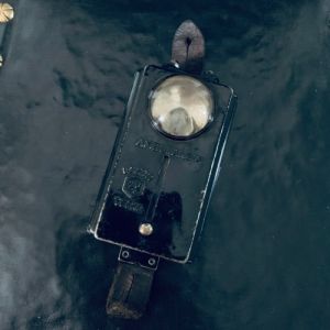 Äldre militärficklampa Ambulancia