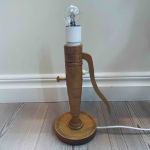 Bordslampa trä