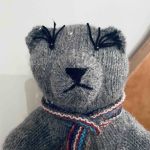 Handstickad Nalle