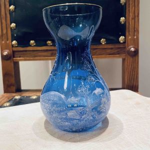 Blå vas frostat motiv