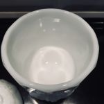 Skål på fot med lock