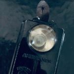 Äldre militärficklampa Ambulancia