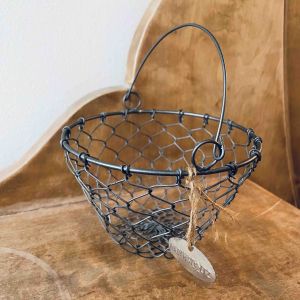 Liten metallkorg luffarslöjd