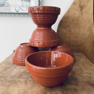 Set med 5 st bruna keramikskålar