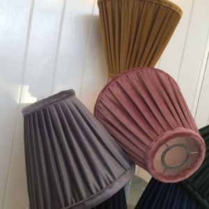 Lampskärm Sammet Anastacia m toppringfäste - 11 färger