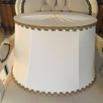 Lampskärm Engelsk - Oval - Slät Satin - 8 storlekar - 6 färger - flera kantband