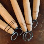 Set med 5 st trä- och porslinsredskap