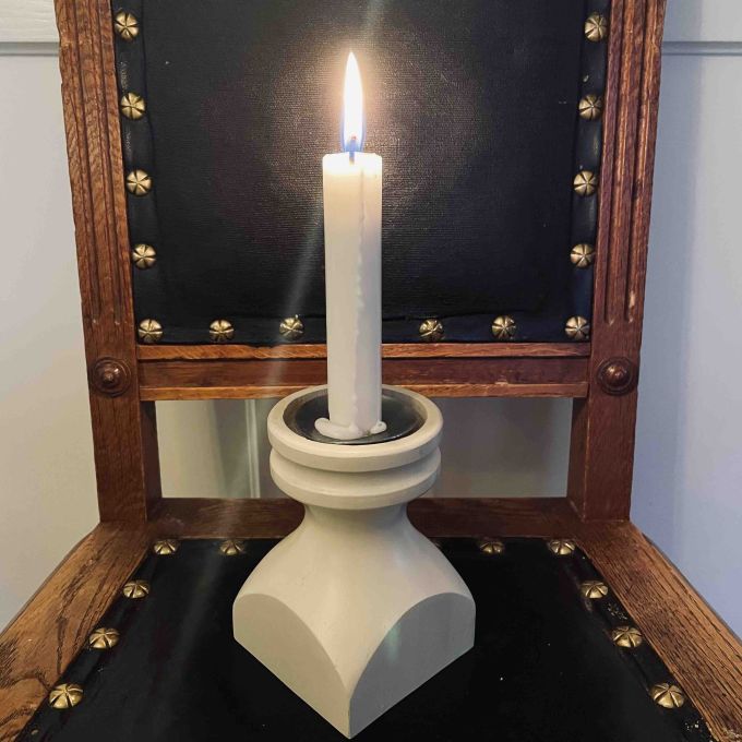 Ljusstake trä crèmevit