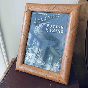 Träram med vykort från Minalima Harry Potter