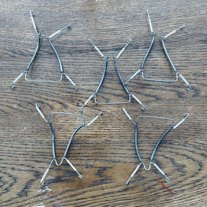 Tallriksupphängare - finns 5 st