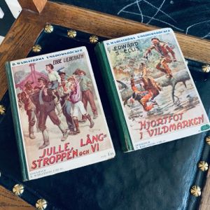 Paret pojkböcker från 1931 och 1940