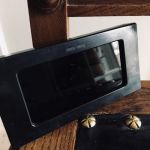 Svetsfönster med pytteliten anteckningsbok från 1858