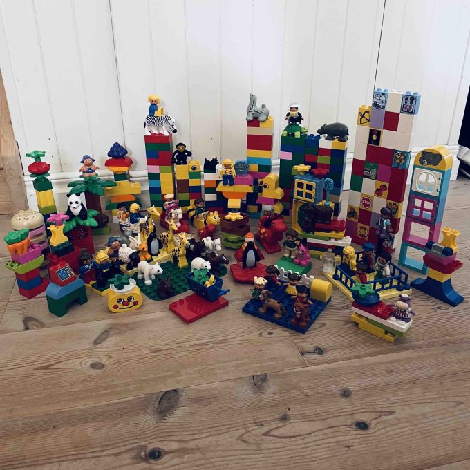 Stor Duplosats med låda - 338 bitar