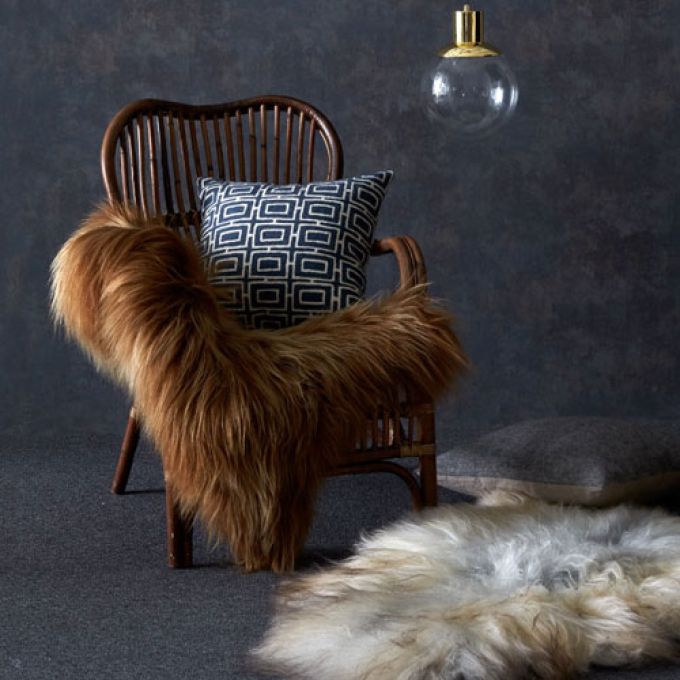 NYHET: Kammad Isländsk Fårskinnsfäll GEIR - fyra nyanser