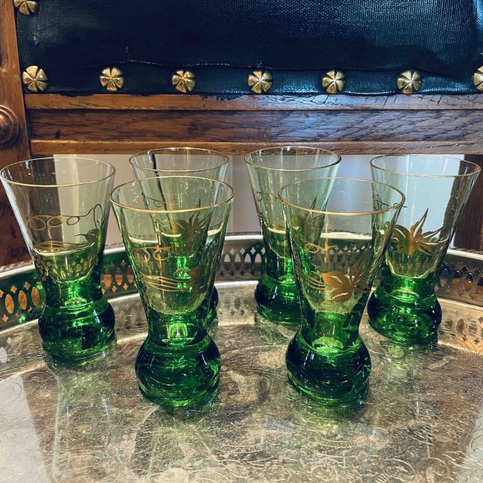 Set med 6 gröna snapsglas