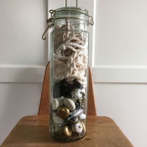 Hög glasburk m lock