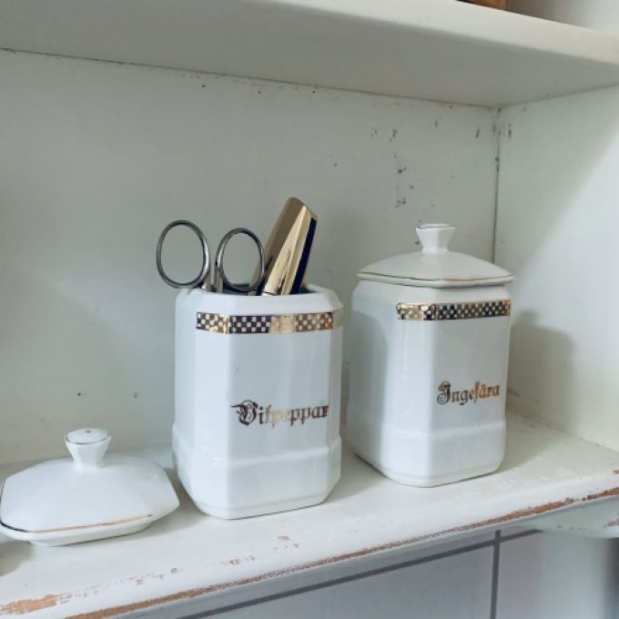 Paret kryddburkar porslin