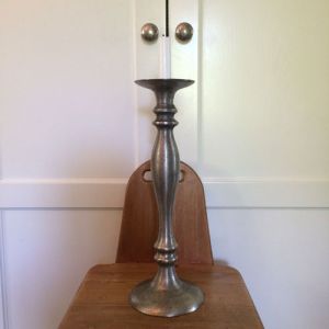 Hög ljusstake metall