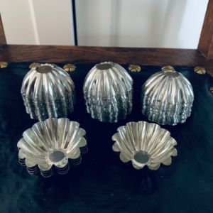 Set med 38 st chokladformar metall