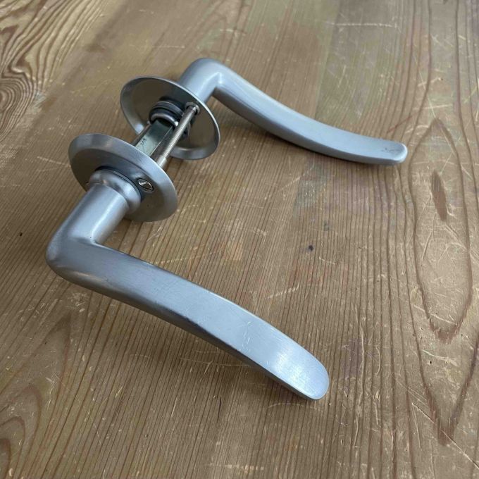 Handtag inomhus - med många delar