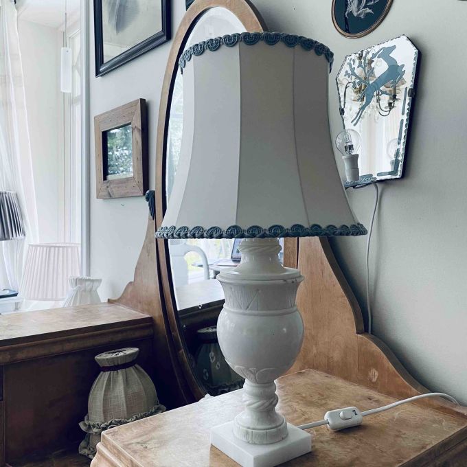 Satinskärm m skärmlyra