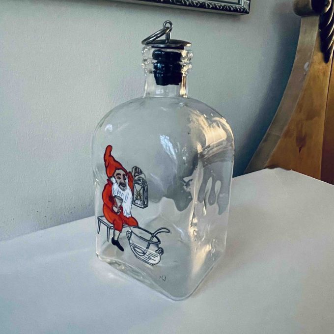 Snapsflaska handmålad tomte
