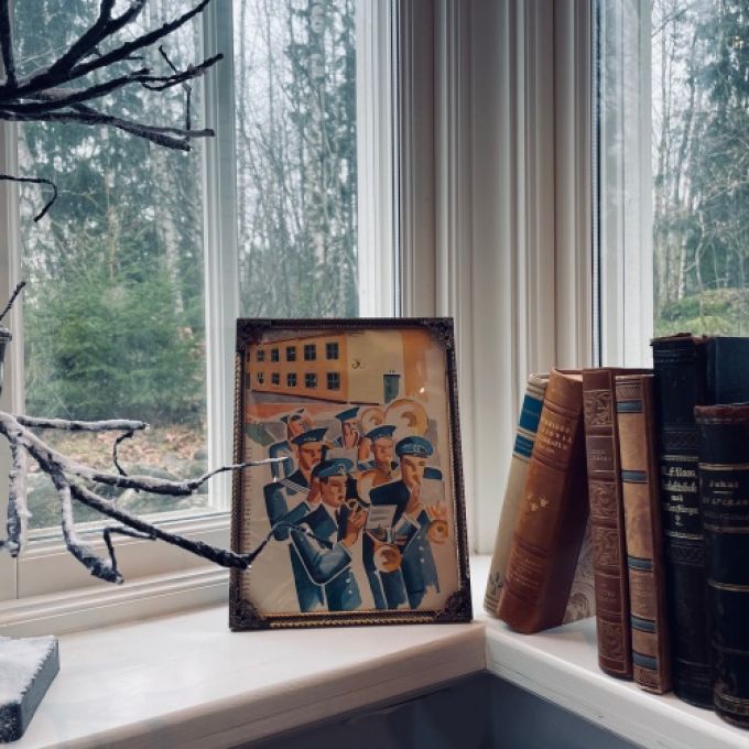 Metallram dekorativ - med äldre tidningsurklipp "Blåsorkester"