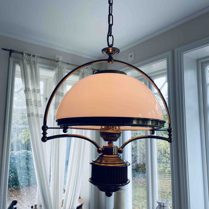 Taklampa dimbar metall och trä med glaskupa