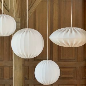 Taklampa Glob - 2 storlekar - 3 färger