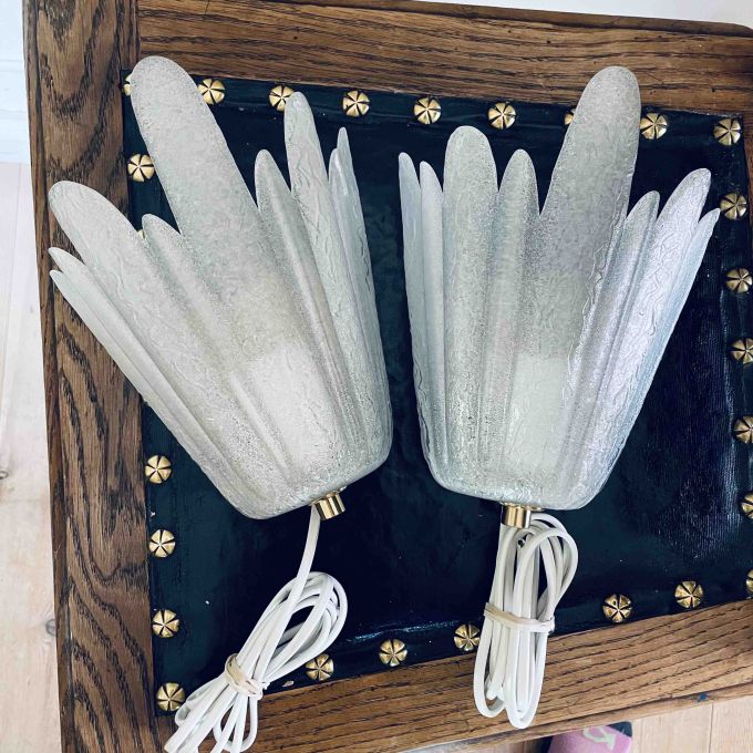 Paret vägglampor glas